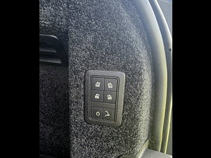 Land Rover Range Rover thumbnail