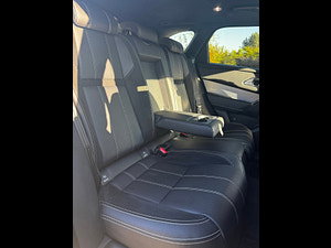 Land Rover Range Rover Velar thumbnail