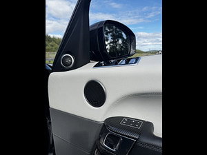 Land Rover Range Rover Sport thumbnail