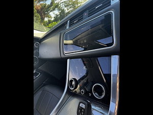 Land Rover Range Rover Sport thumbnail