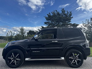 Mitsubishi Shogun thumbnail
