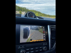 Porsche Macan thumbnail