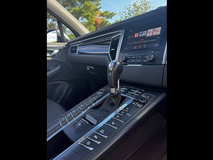 Porsche Macan thumbnail