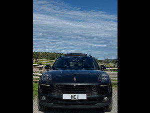 Porsche Macan thumbnail