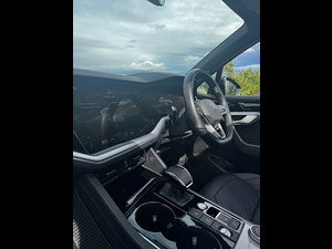 Volkswagen Touareg thumbnail