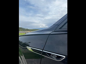 Volkswagen Touareg thumbnail