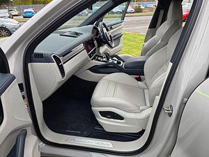 Porsche Cayenne thumbnail