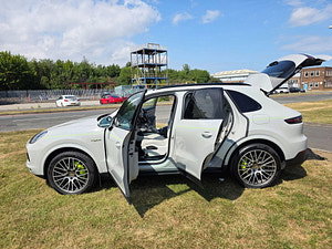 Porsche Cayenne thumbnail