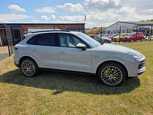 Porsche Cayenne thumbnail