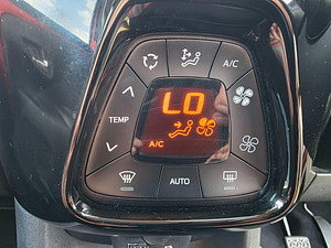 Peugeot 108 thumbnail