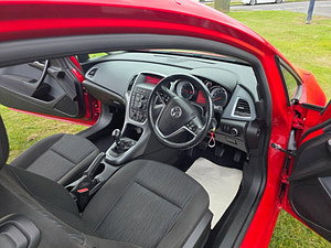 Vauxhall Astra GTC thumbnail