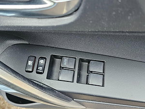 Toyota Auris thumbnail
