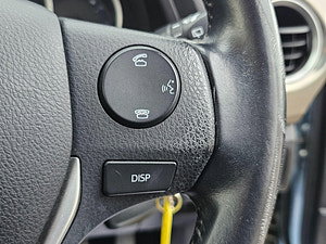 Toyota Auris thumbnail
