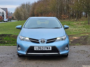 Toyota Auris thumbnail