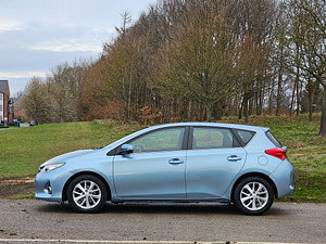 Toyota Auris thumbnail