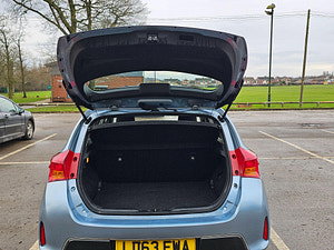 Toyota Auris thumbnail