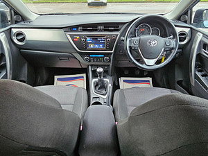 Toyota Auris thumbnail