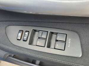 Toyota Auris thumbnail