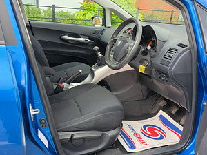 Toyota Auris thumbnail