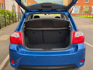 Toyota Auris thumbnail