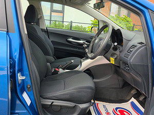 Toyota Auris thumbnail