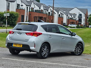 Toyota Auris thumbnail
