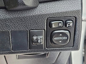 Toyota Auris thumbnail