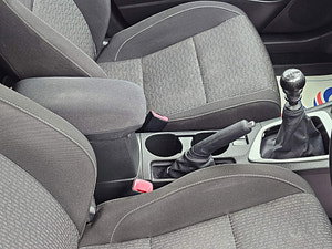 Toyota Auris thumbnail