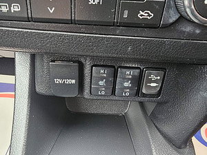 Toyota Auris thumbnail