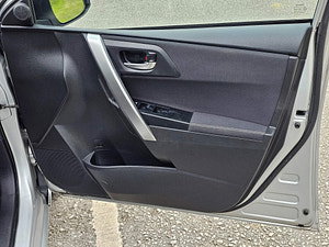 Toyota Auris thumbnail
