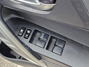 Toyota Auris thumbnail