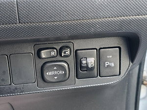 Toyota Auris thumbnail