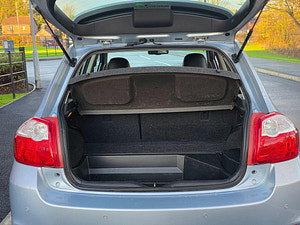 Toyota Auris thumbnail