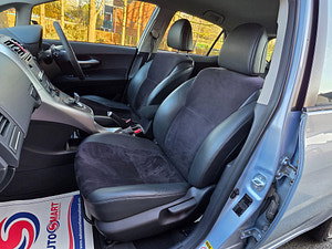 Toyota Auris thumbnail