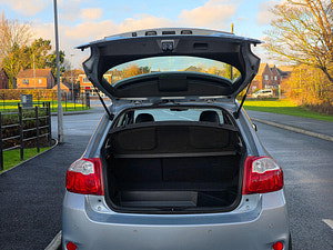 Toyota Auris thumbnail
