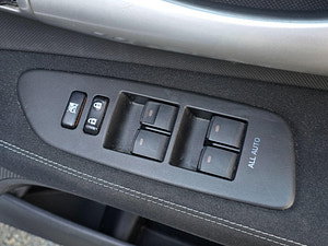 Toyota Auris thumbnail