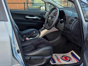 Toyota Auris thumbnail