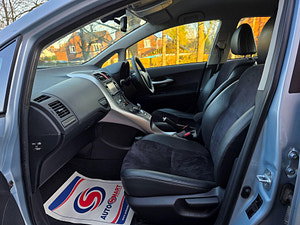 Toyota Auris thumbnail