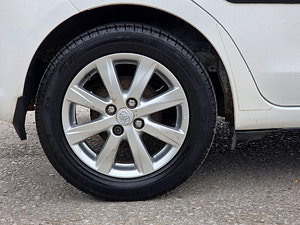 Toyota Yaris thumbnail