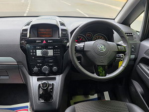Vauxhall Zafira thumbnail
