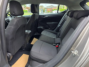 Vauxhall Astra thumbnail