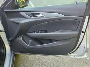 Vauxhall Insignia thumbnail