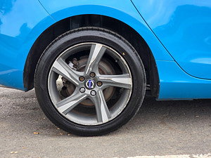 Volvo V40 thumbnail