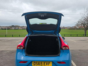 Volvo V40 thumbnail