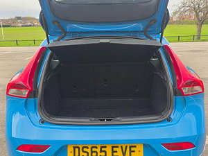 Volvo V40 thumbnail