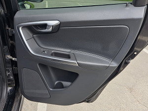 Volvo XC60 thumbnail