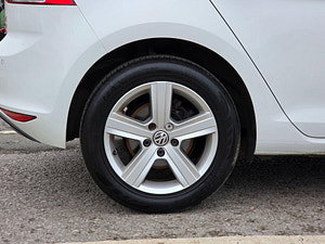 Volkswagen Golf thumbnail