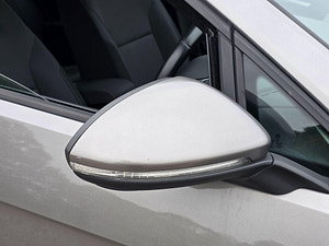 Volkswagen Golf thumbnail