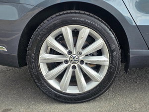 Volkswagen Passat thumbnail