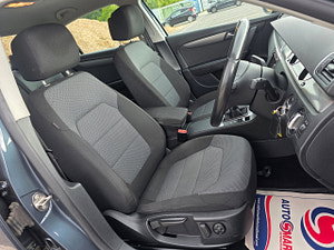 Volkswagen Passat thumbnail